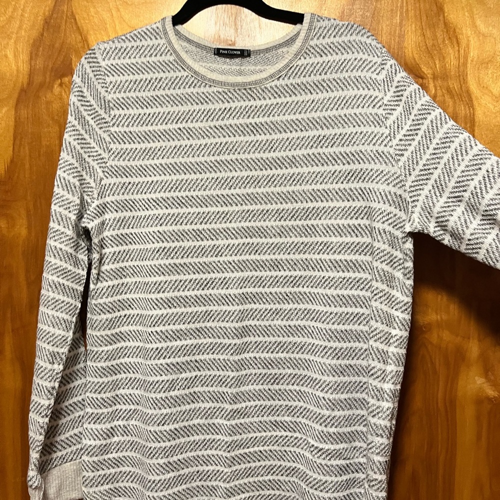 Pink Clover Gray and White Patterned Long Sleeve Sweater